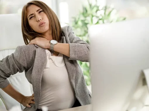 How Can Office Workers (aka Desk Sitters) Minimize Back Pain at Work?