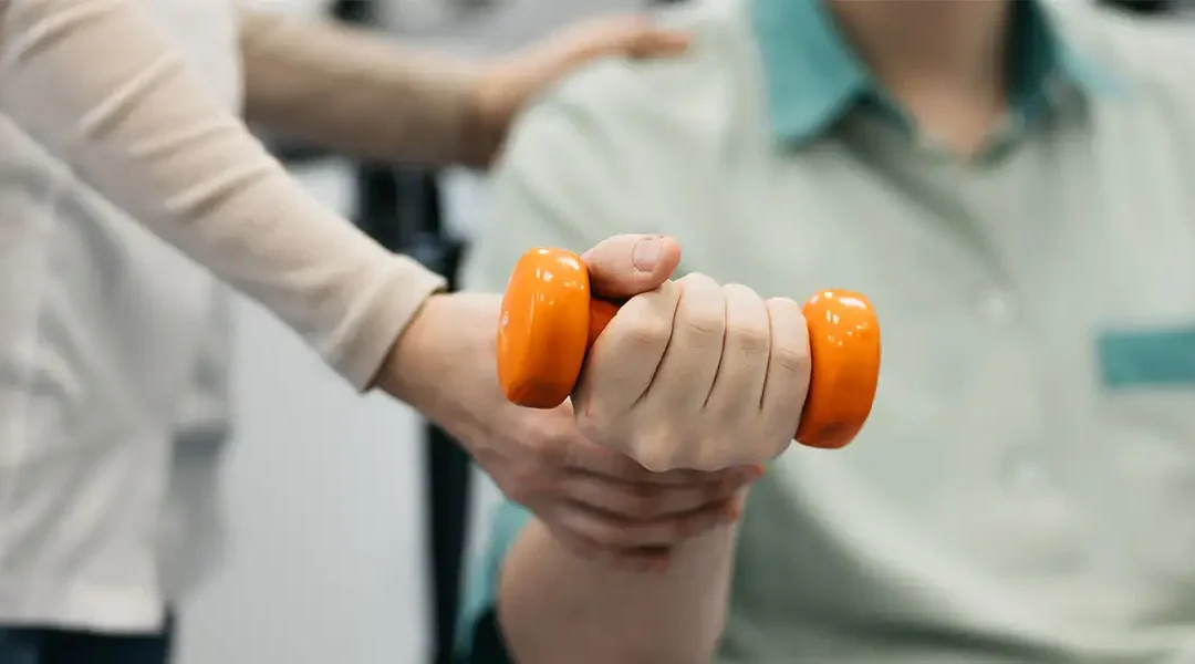 How Fitness Training and Physical Therapy Work Together for Everyday Wellness